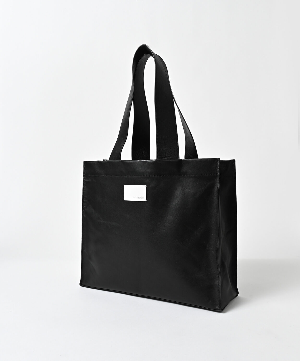 waterrepellentleathermediumtotebag_AP2619007_バッグ1